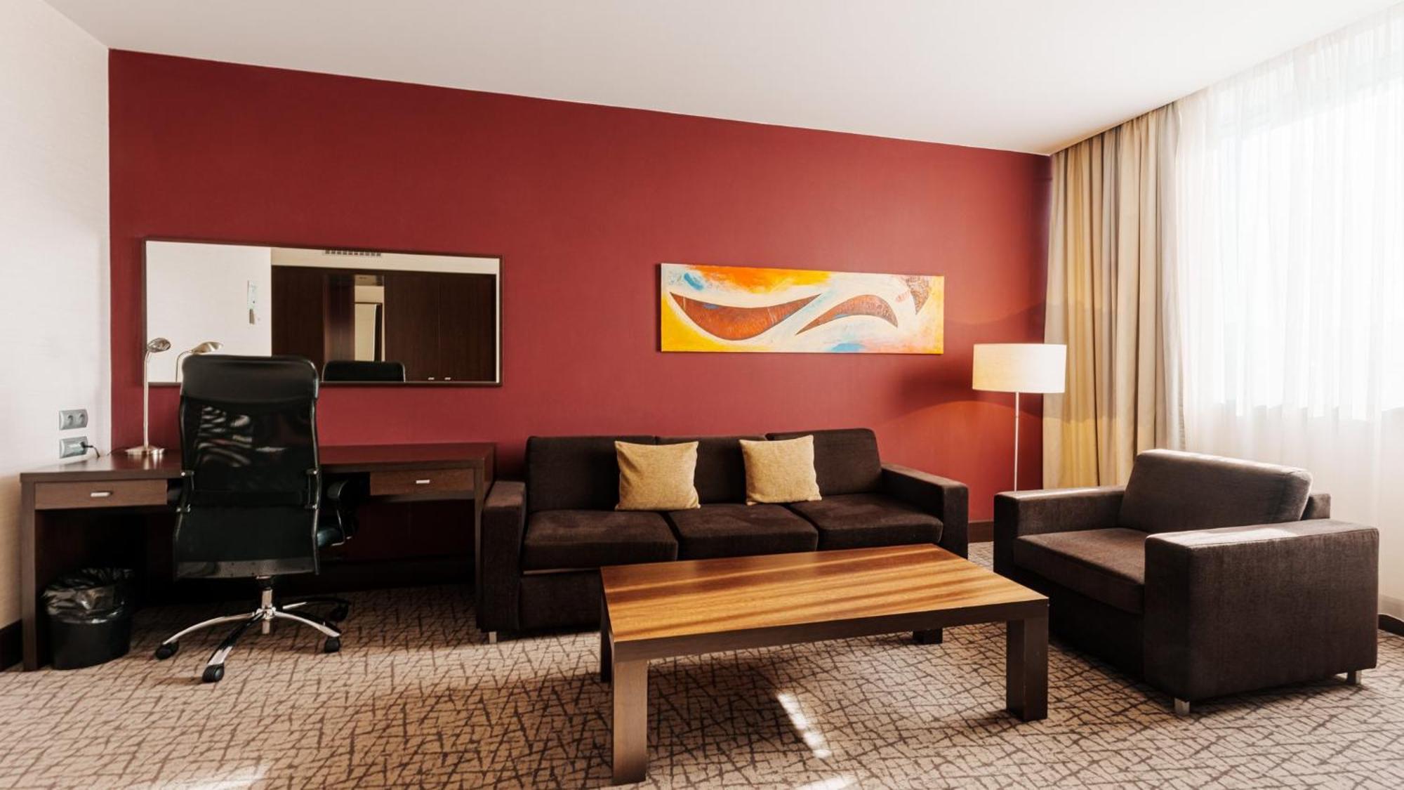 Holiday Inn Zilina, An Ihg Hotel Экстерьер фото